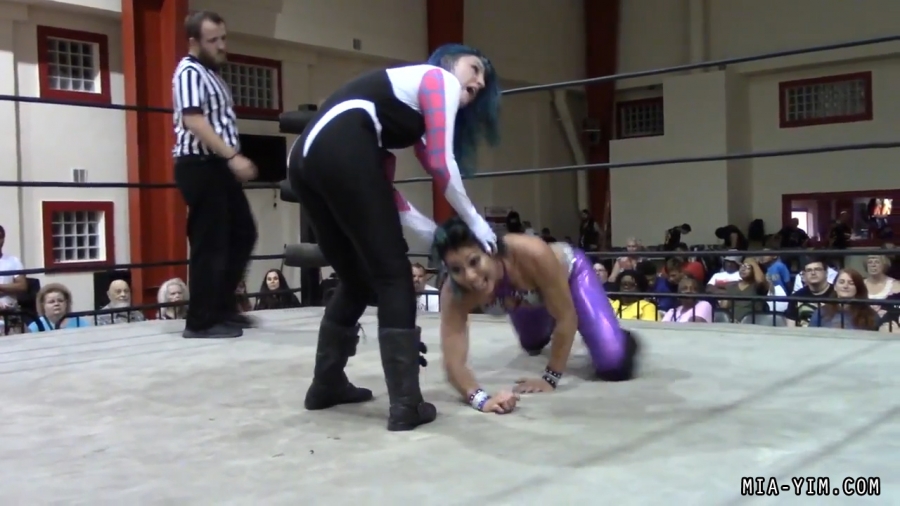 Click to view full size image
==============
MiavsLeva_Still1331.jpg MiavsLeva_Still1331.jpg