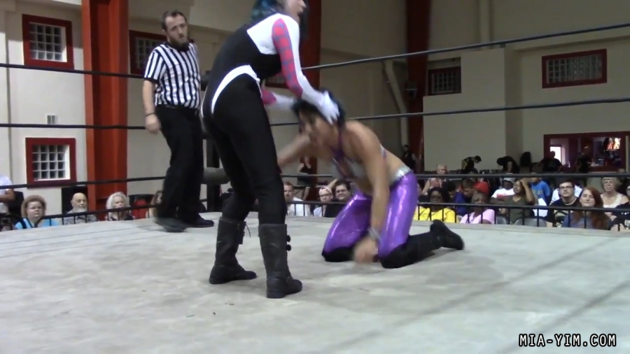 Click to view full size image
==============
MiavsLeva_Still1332.jpg MiavsLeva_Still1332.jpg