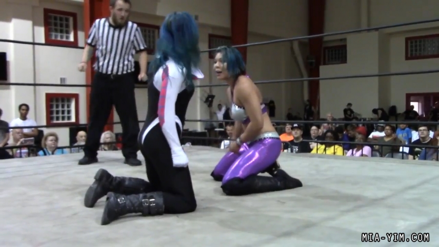 Click to view full size image
==============
MiavsLeva_Still1340.jpg MiavsLeva_Still1340.jpg