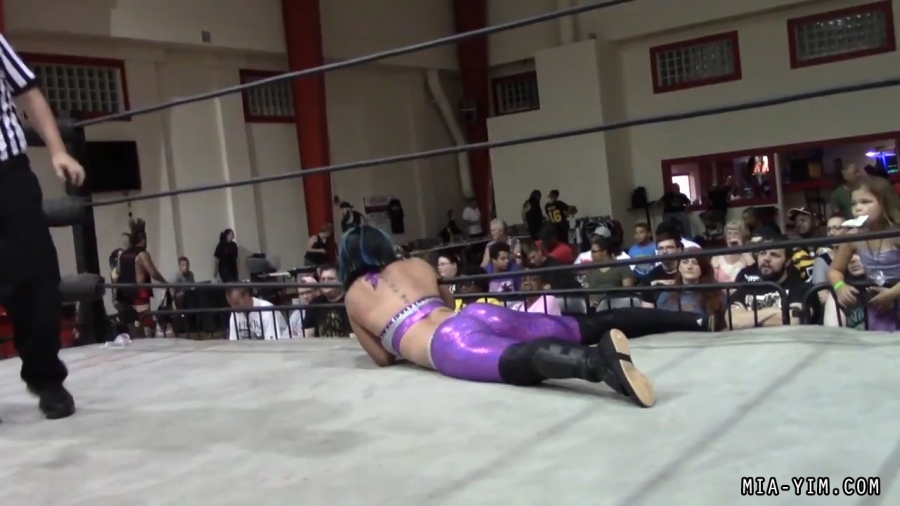 Click to view full size image
==============
MiavsLeva_Still1413.jpg MiavsLeva_Still1413.jpg