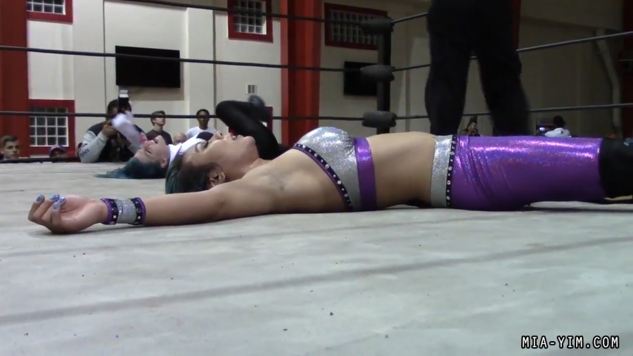 Click to view full size image
==============
MiavsLeva_Still1469.jpg MiavsLeva_Still1469.jpg