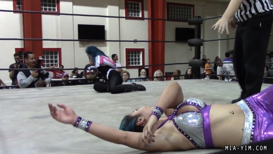 Click to view full size image
==============
MiavsLeva_Still1500.jpg MiavsLeva_Still1500.jpg