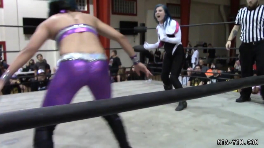 Click to view full size image
==============
MiavsLeva_Still1528.jpg MiavsLeva_Still1528.jpg