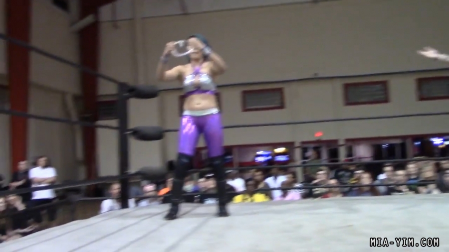 Click to view full size image
==============
MiavsLeva_Still155.jpg MiavsLeva_Still155.jpg