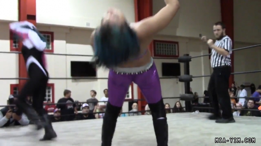 Click to view full size image
==============
MiavsLeva_Still1557.jpg MiavsLeva_Still1557.jpg