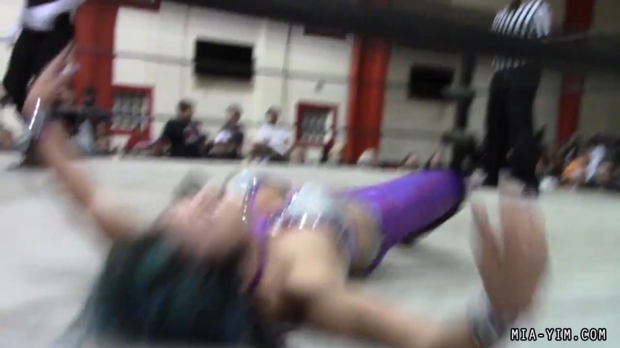 Click to view full size image
==============
MiavsLeva_Still1558.jpg MiavsLeva_Still1558.jpg