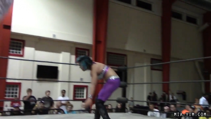 Click to view full size image
==============
MiavsLeva_Still1571.jpg MiavsLeva_Still1571.jpg