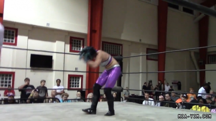 Click to view full size image
==============
MiavsLeva_Still1572.jpg MiavsLeva_Still1572.jpg