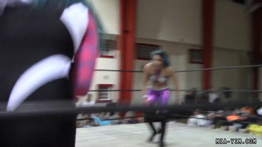 Click to view full size image
==============
MiavsLeva_Still1574.jpg MiavsLeva_Still1574.jpg