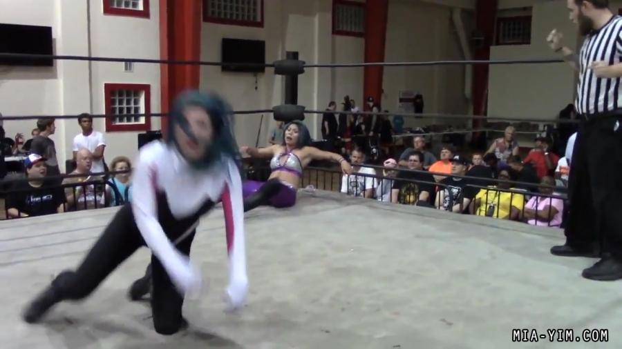 Click to view full size image
==============
MiavsLeva_Still1580.jpg MiavsLeva_Still1580.jpg