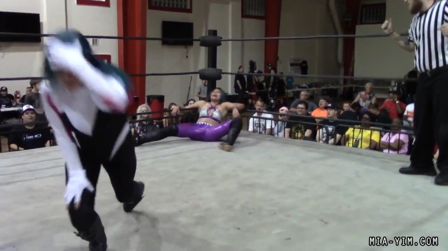 Click to view full size image
==============
MiavsLeva_Still1581.jpg MiavsLeva_Still1581.jpg