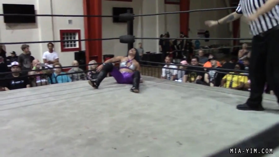 Click to view full size image
==============
MiavsLeva_Still1585.jpg MiavsLeva_Still1585.jpg