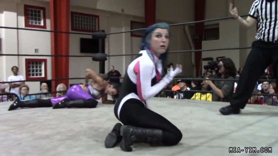 Click to view full size image
==============
MiavsLeva_Still1639.jpg MiavsLeva_Still1639.jpg