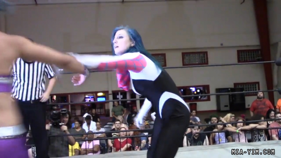 Click to view full size image
==============
MiavsLeva_Still1666.jpg MiavsLeva_Still1666.jpg