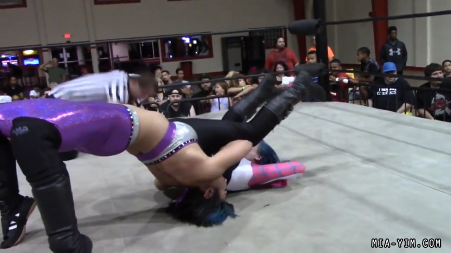 Click to view full size image
==============
MiavsLeva_Still1677.jpg MiavsLeva_Still1677.jpg