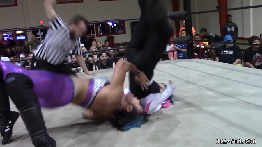 Click to view full size image
==============
MiavsLeva_Still1678.jpg MiavsLeva_Still1678.jpg