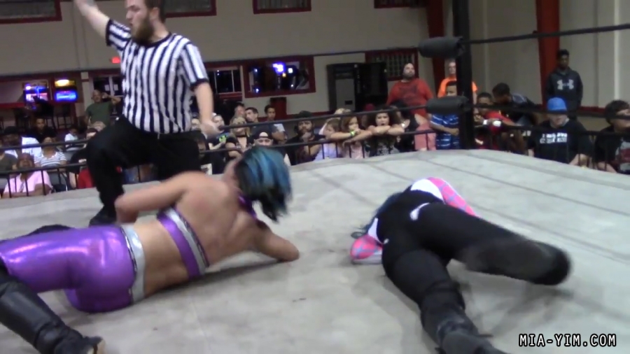 Click to view full size image
==============
MiavsLeva_Still1680.jpg MiavsLeva_Still1680.jpg