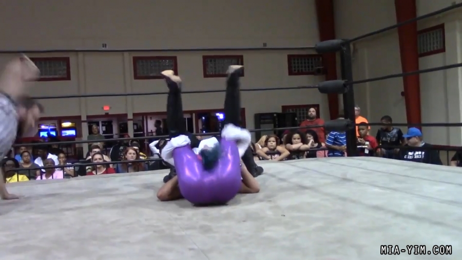 Click to view full size image
==============
MiavsLeva_Still1725.jpg MiavsLeva_Still1725.jpg