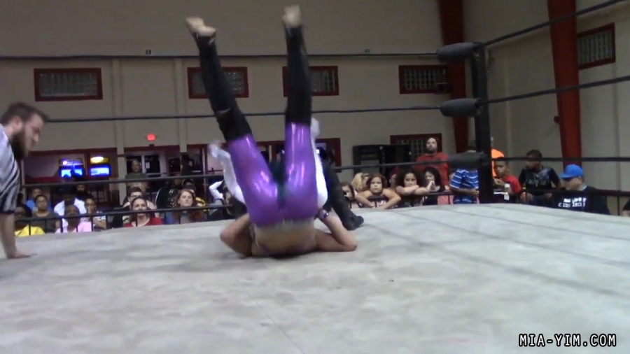 Click to view full size image
==============
MiavsLeva_Still1726.jpg MiavsLeva_Still1726.jpg