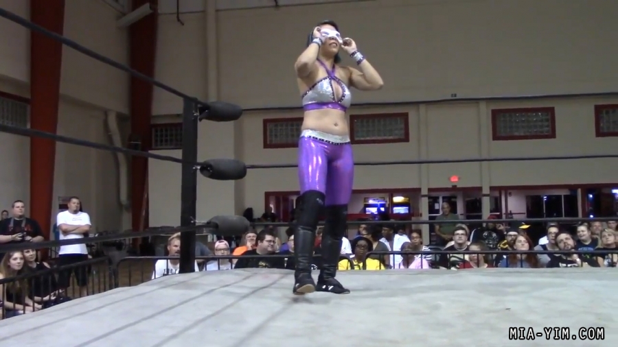 Click to view full size image
==============
MiavsLeva_Still175.jpg MiavsLeva_Still175.jpg