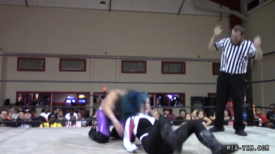 Click to view full size image
==============
MiavsLeva_Still1754.jpg MiavsLeva_Still1754.jpg