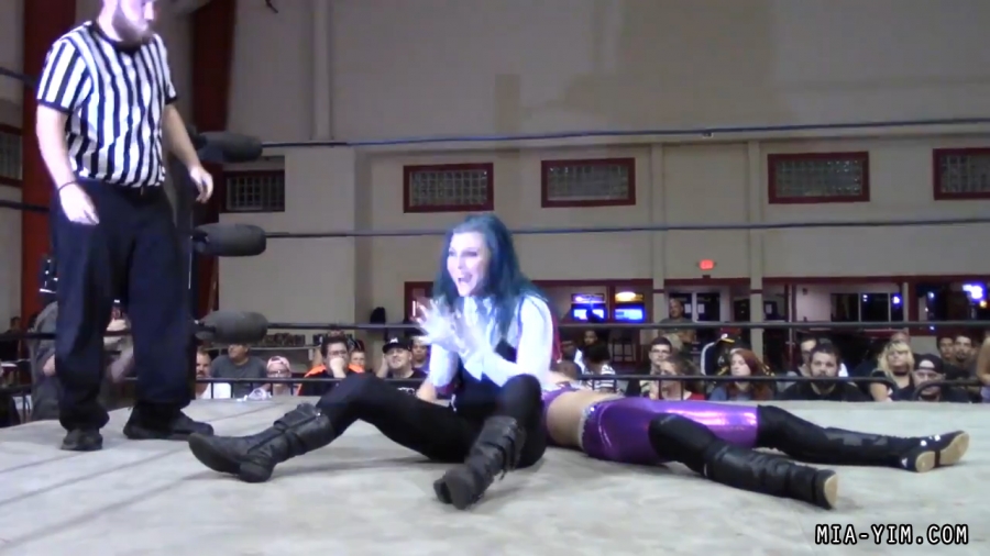 Click to view full size image
==============
MiavsLeva_Still1787.jpg MiavsLeva_Still1787.jpg