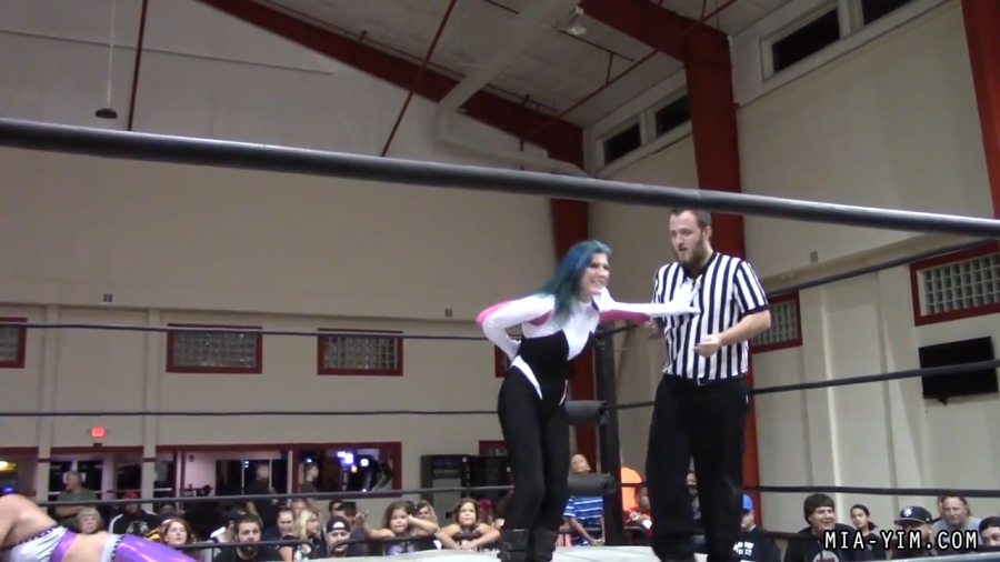 Click to view full size image
==============
MiavsLeva_Still1797.jpg MiavsLeva_Still1797.jpg