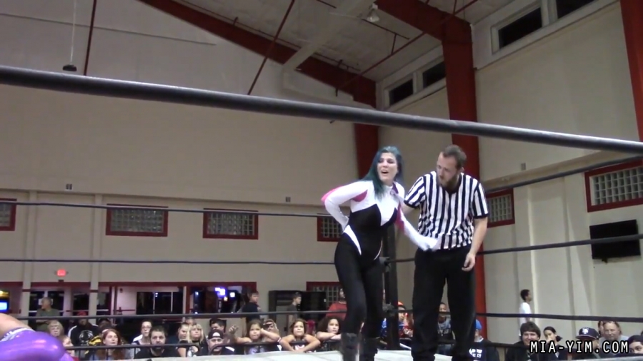 Click to view full size image
==============
MiavsLeva_Still1801.jpg MiavsLeva_Still1801.jpg