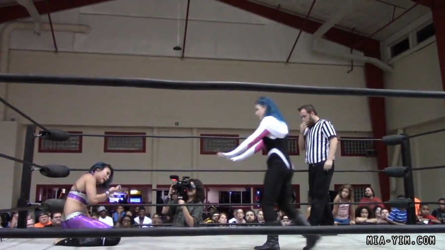 Click to view full size image
==============
MiavsLeva_Still1821.jpg MiavsLeva_Still1821.jpg