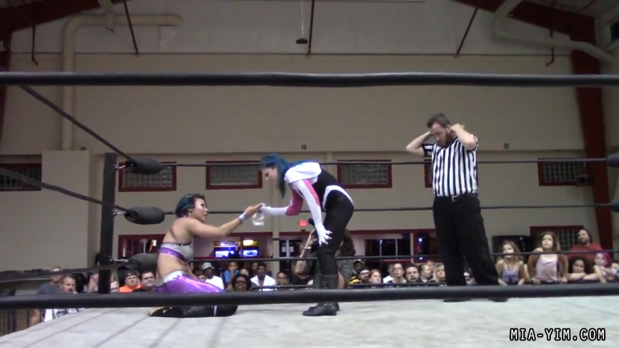 Click to view full size image
==============
MiavsLeva_Still1828.jpg MiavsLeva_Still1828.jpg