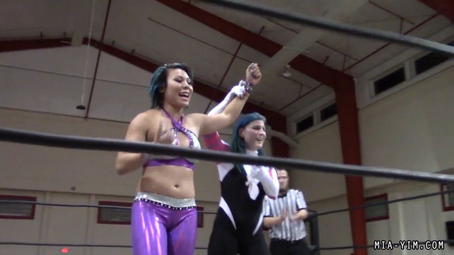 Click to view full size image
==============
MiavsLeva_Still1867.jpg MiavsLeva_Still1867.jpg