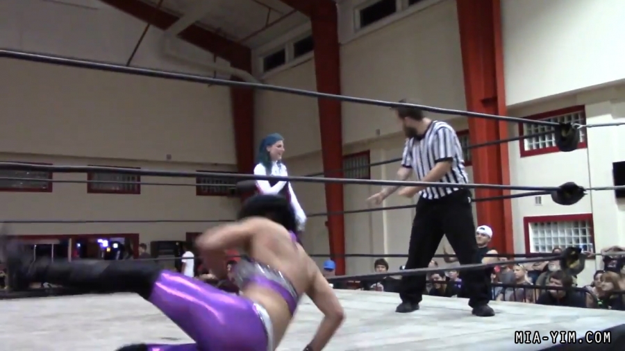 Click to view full size image
==============
MiavsLeva_Still1886.jpg MiavsLeva_Still1886.jpg