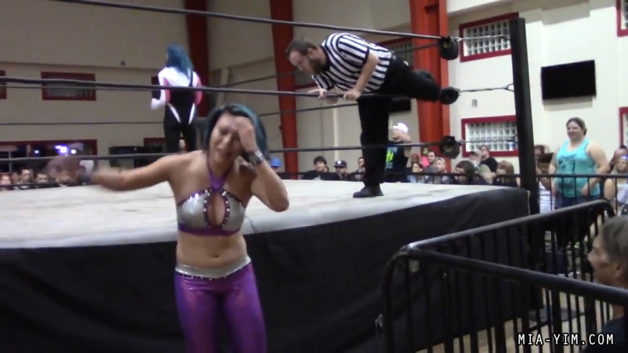 Click to view full size image
==============
MiavsLeva_Still1890.jpg MiavsLeva_Still1890.jpg