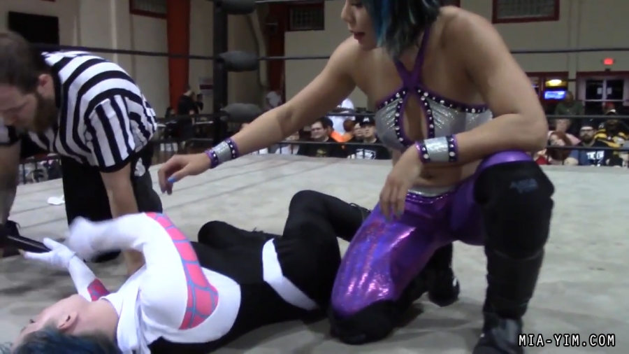 Click to view full size image
==============
MiavsLeva_Still1937.jpg MiavsLeva_Still1937.jpg