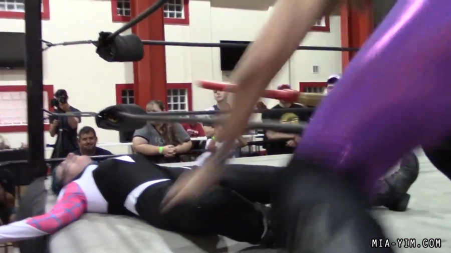 Click to view full size image
==============
MiavsLeva_Still1961.jpg MiavsLeva_Still1961.jpg