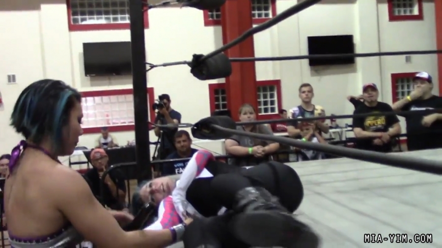 Click to view full size image
==============
MiavsLeva_Still1968.jpg MiavsLeva_Still1968.jpg