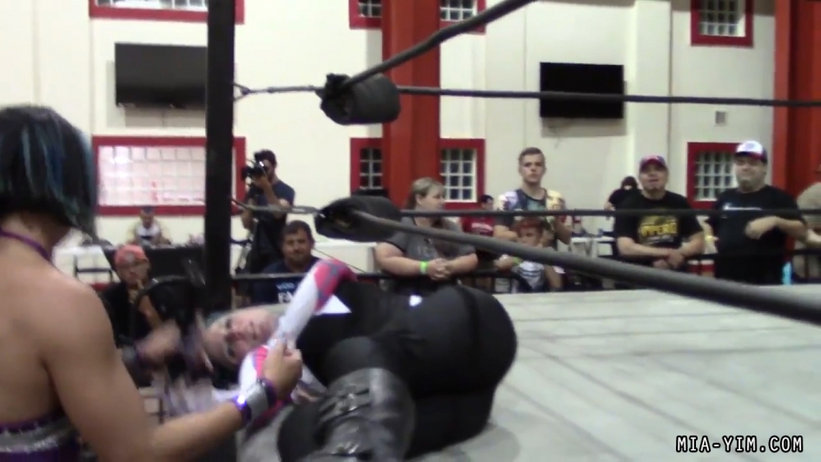 Click to view full size image
==============
MiavsLeva_Still1969.jpg MiavsLeva_Still1969.jpg