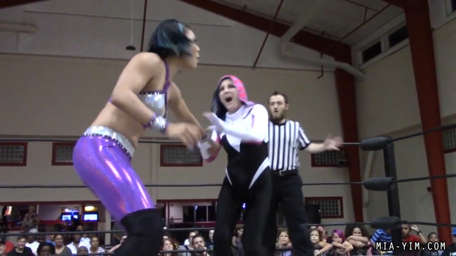 Click to view full size image
==============
MiavsLeva_Still230.jpg MiavsLeva_Still230.jpg