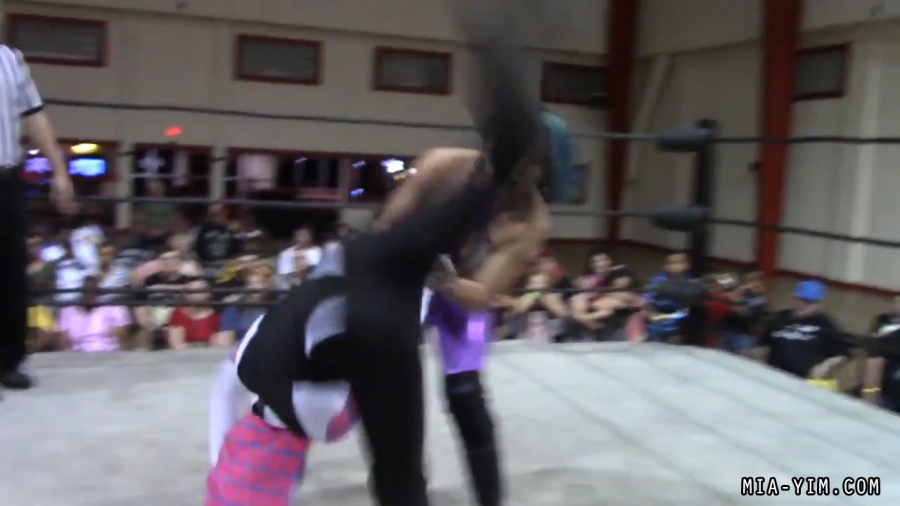 Click to view full size image
==============
MiavsLeva_Still259.jpg MiavsLeva_Still259.jpg