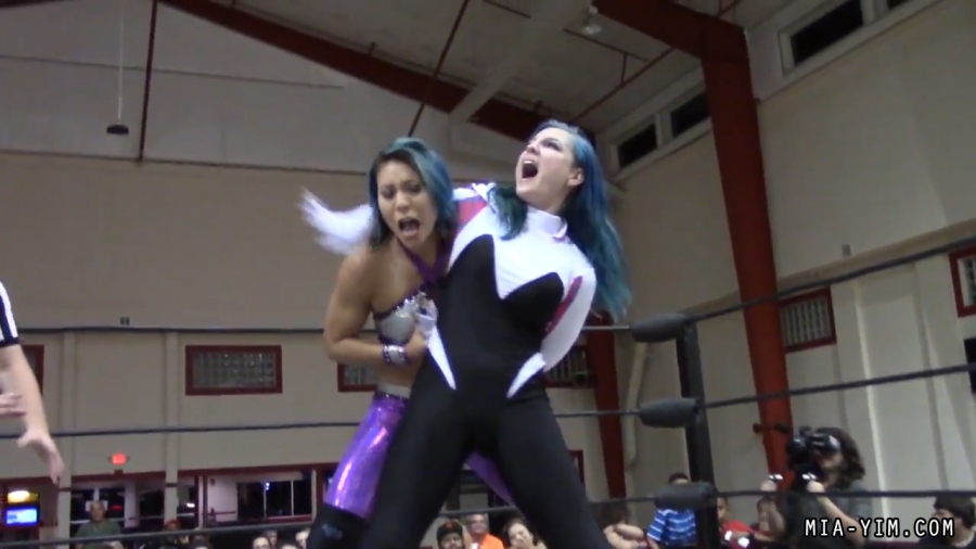 Click to view full size image
==============
MiavsLeva_Still311.jpg MiavsLeva_Still311.jpg