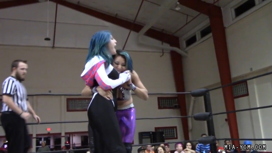 Click to view full size image
==============
MiavsLeva_Still320.jpg MiavsLeva_Still320.jpg