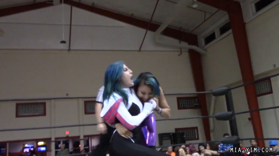 Click to view full size image
==============
MiavsLeva_Still322.jpg MiavsLeva_Still322.jpg