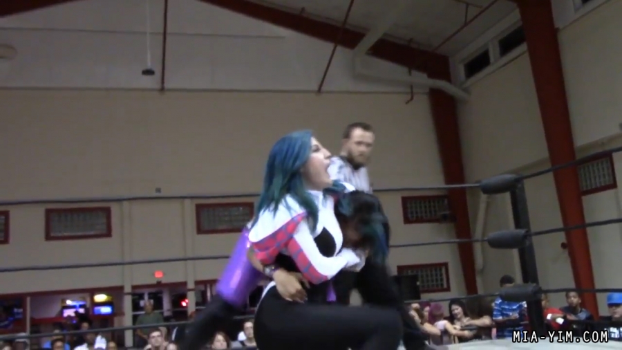 Click to view full size image
==============
MiavsLeva_Still323.jpg MiavsLeva_Still323.jpg