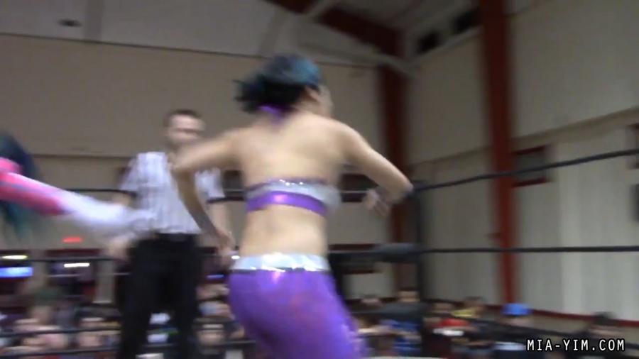 Click to view full size image
==============
MiavsLeva_Still338.jpg MiavsLeva_Still338.jpg