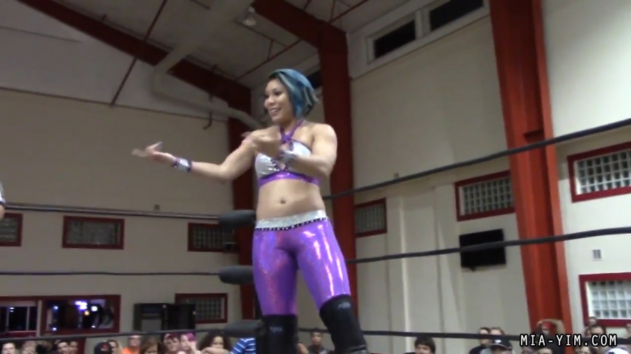 Click to view full size image
==============
MiavsLeva_Still371.jpg MiavsLeva_Still371.jpg