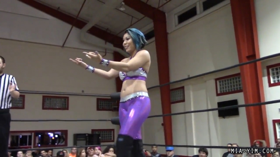 Click to view full size image
==============
MiavsLeva_Still372.jpg MiavsLeva_Still372.jpg