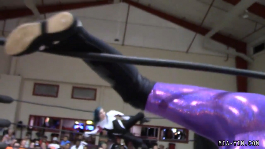 Click to view full size image
==============
MiavsLeva_Still413.jpg MiavsLeva_Still413.jpg