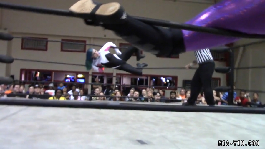 Click to view full size image
==============
MiavsLeva_Still417.jpg MiavsLeva_Still417.jpg