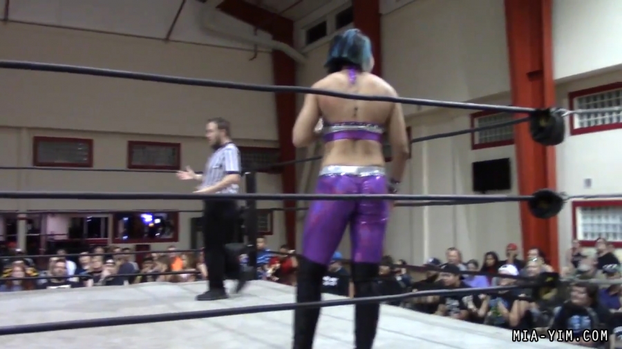 Click to view full size image
==============
MiavsLeva_Still438.jpg MiavsLeva_Still438.jpg