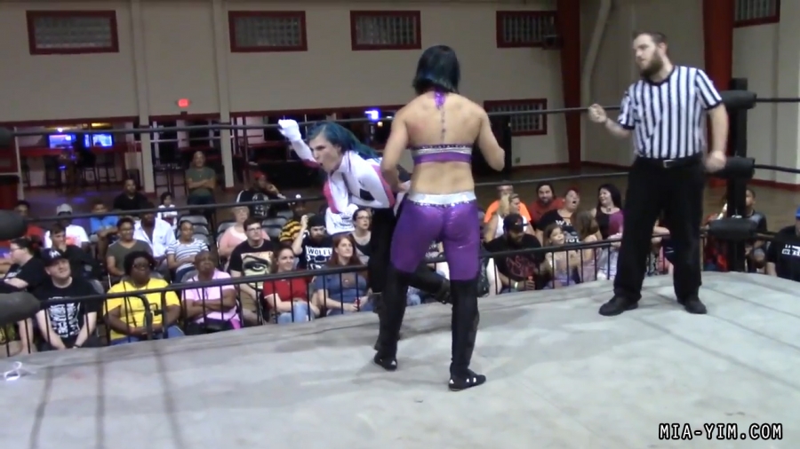 Click to view full size image
==============
MiavsLeva_Still483.jpg MiavsLeva_Still483.jpg